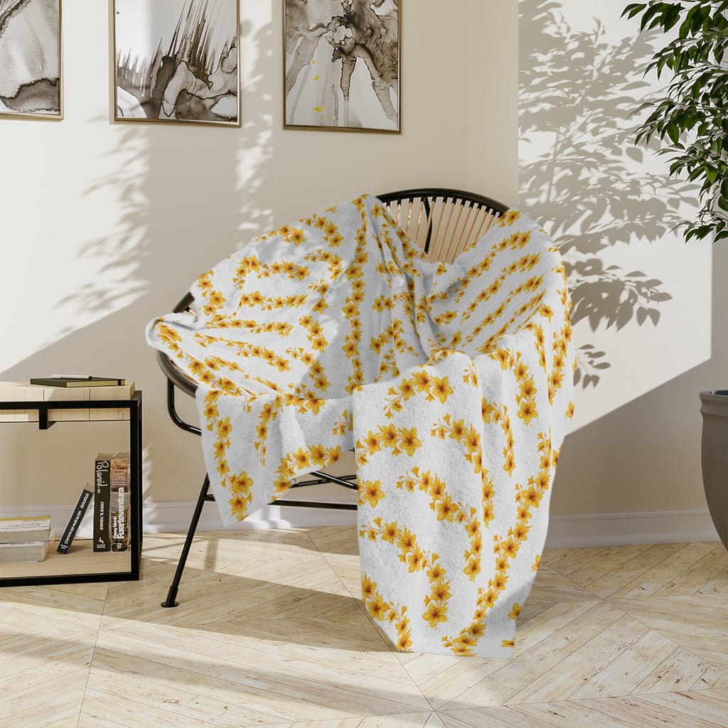 Sunflower Ditsy Pattern Blanket — Cozy Velveteen Microfiber Throw