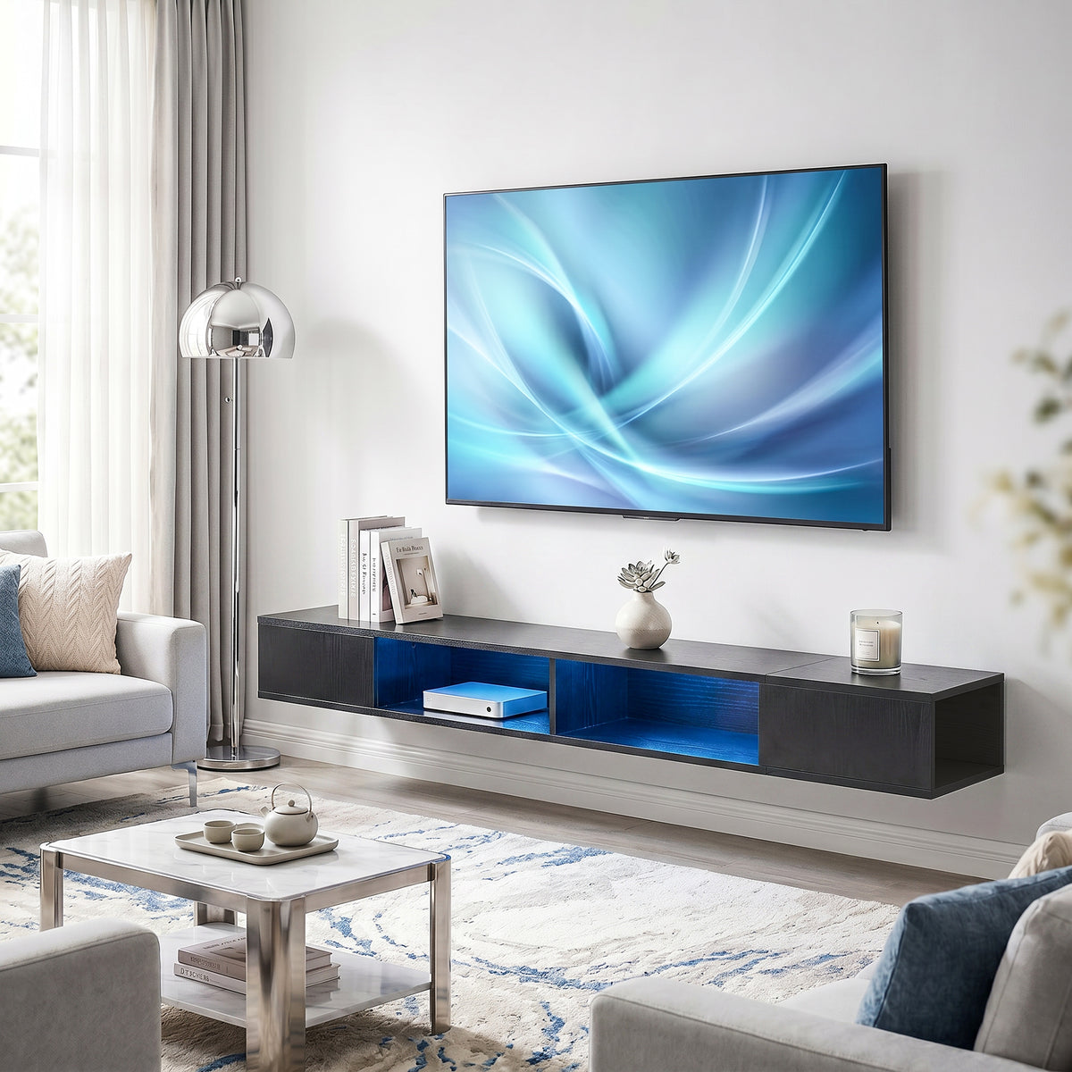 ቲቪ ስታንድ ምስ RGB LED መብራህቲ፣ መዝናኛ ማእከል ምስ ክፍት መደርደሪ ን75 ኢንች ቲቪ፣ ጸሊም ዕጨይሽ ስንጭሮ